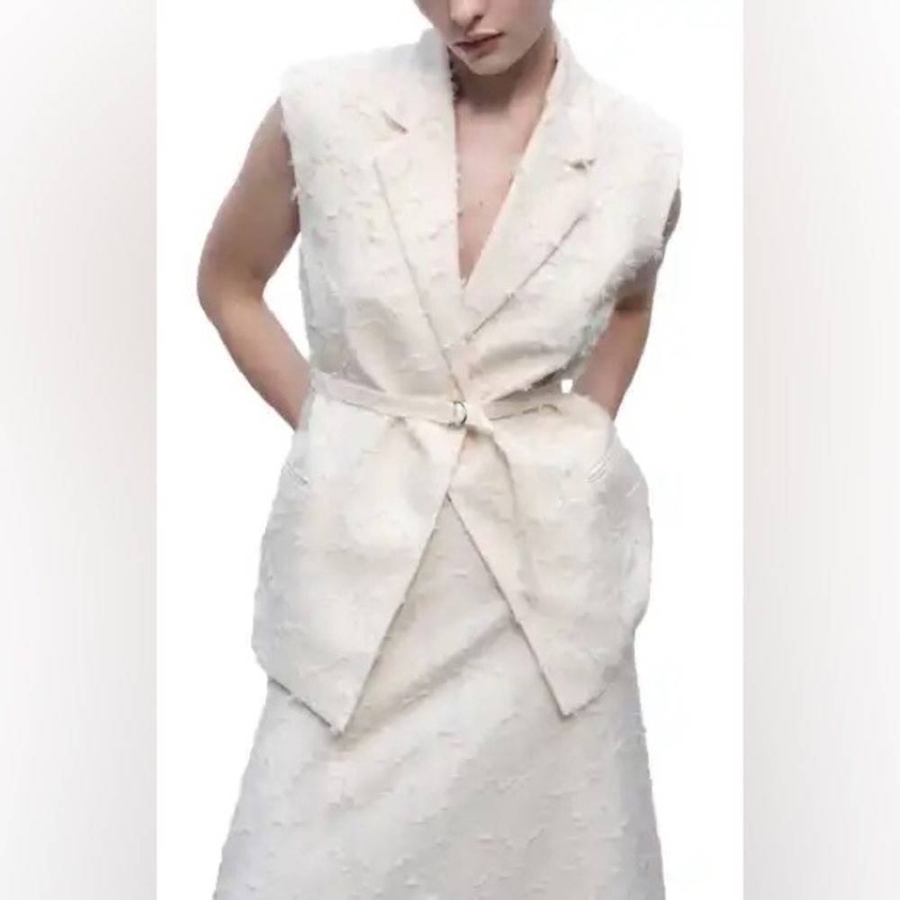 Mango TEXTURED WAISTCOAT WITH‎ BELT Size Large Cream New With Tags